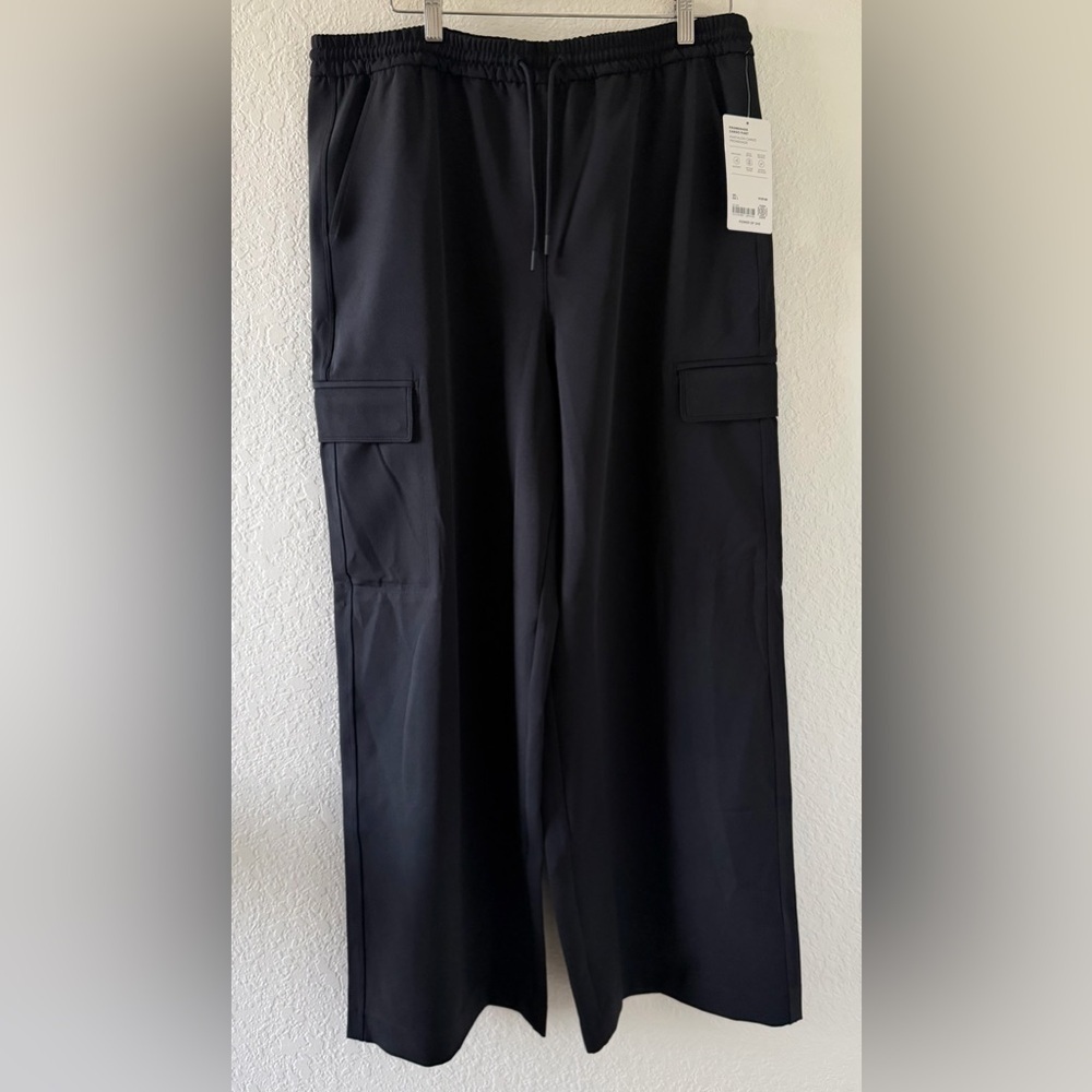 Athleta Women’s promenade Black Cargo Pants Size-L